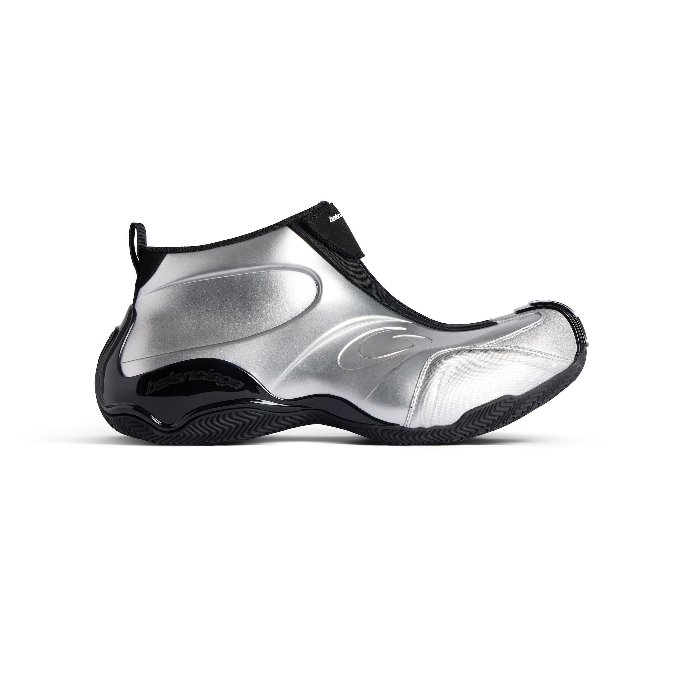 Men's Basketball Sneaker in Silver/black