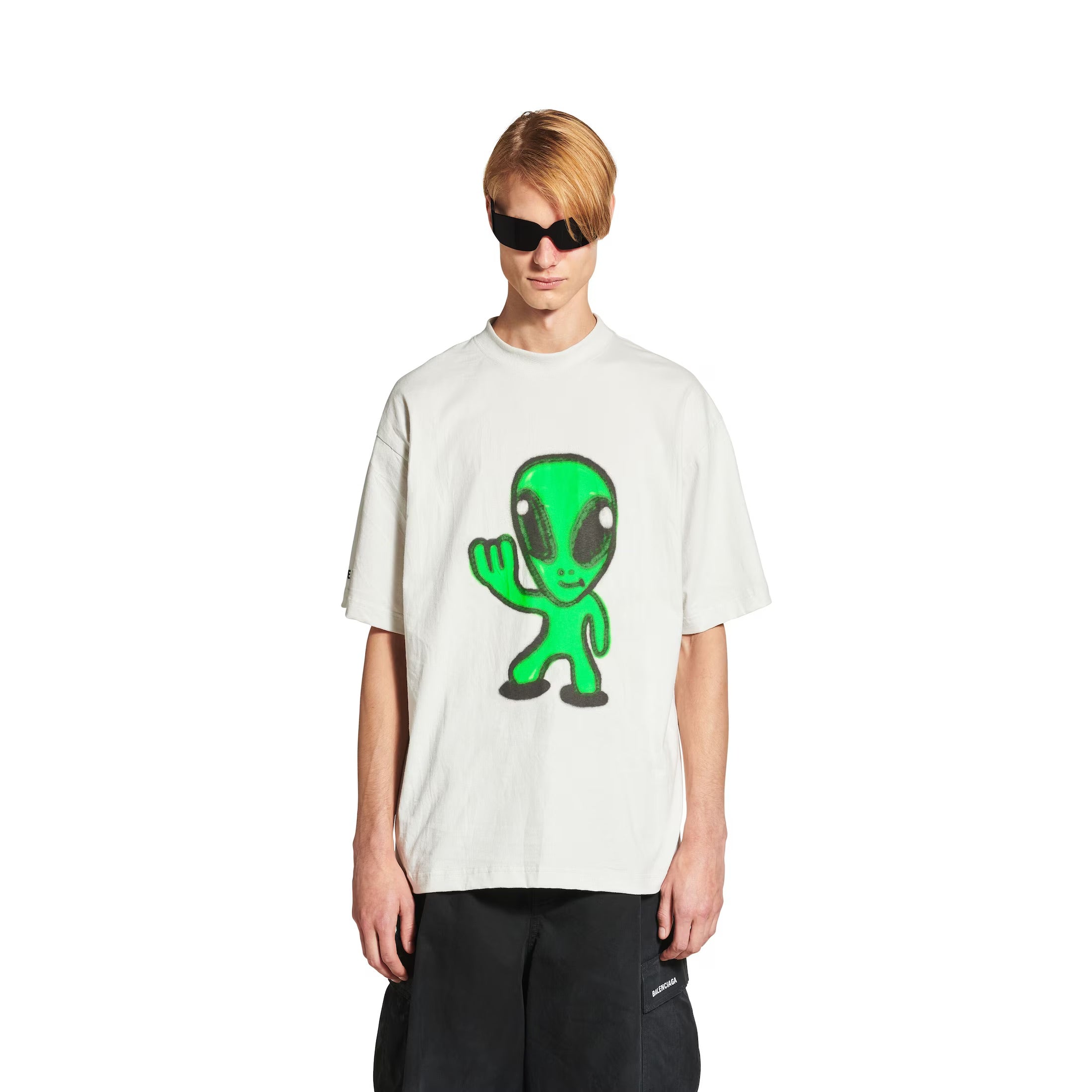 Hi There + Dripley T-shirt Medium Fit in Dirty White